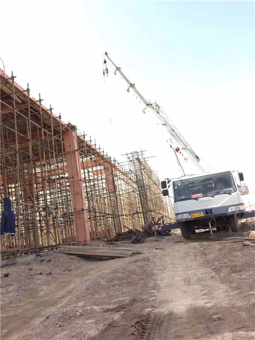 浦江县吊车作业的安全注意事项有哪些？