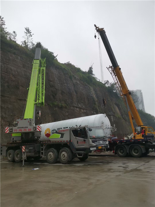 浦江县“不怕风雨冻”—— 吊车的 “恶劣环境适应” 技术